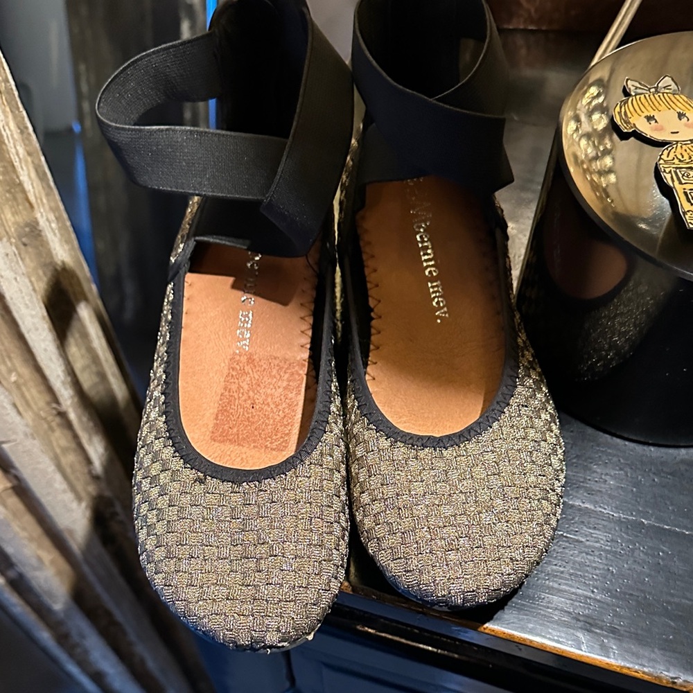 bernie mev. Black Woven Flats with Ankle Strap